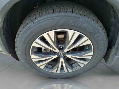 Used 2023 Nissan Rogue SV image 9