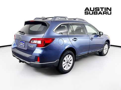 Used 2017 Subaru Outback 2.5i Premium AWD/4WD image 7