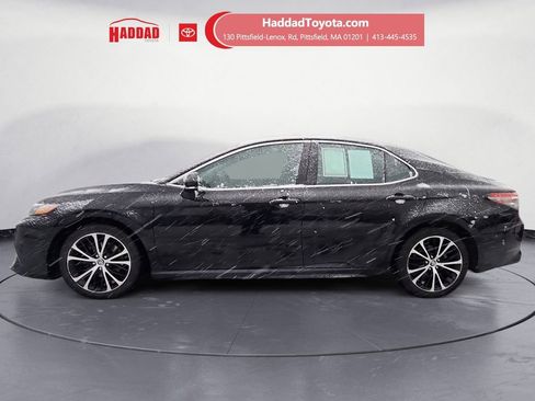 Certified 2019 Toyota Camry SE image 2