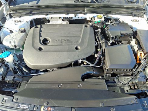 Certified 2023 Volvo XC40 B4 Plus w/ Climate Package image 28