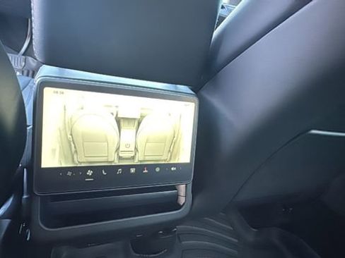 Used 2026 Tesla Model Y Long Range image 22
