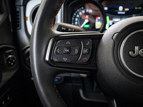 Used 2024 Jeep Wrangler Unlimited image 29