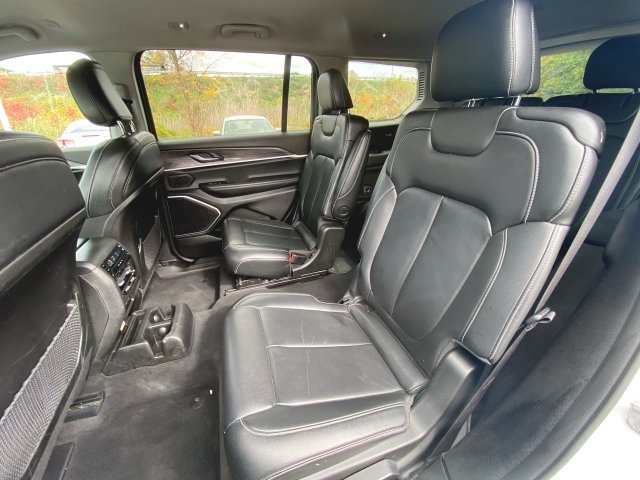 Used 2022 Jeep Grand Cherokee L Limited AWD/4WD image 25