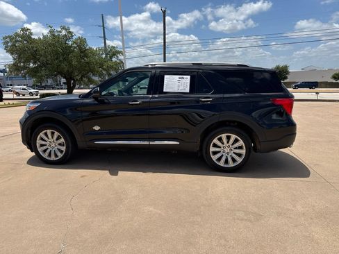 Used 2023 Ford Explorer King Ranch w/ Technology Package AWD/4WD image 4