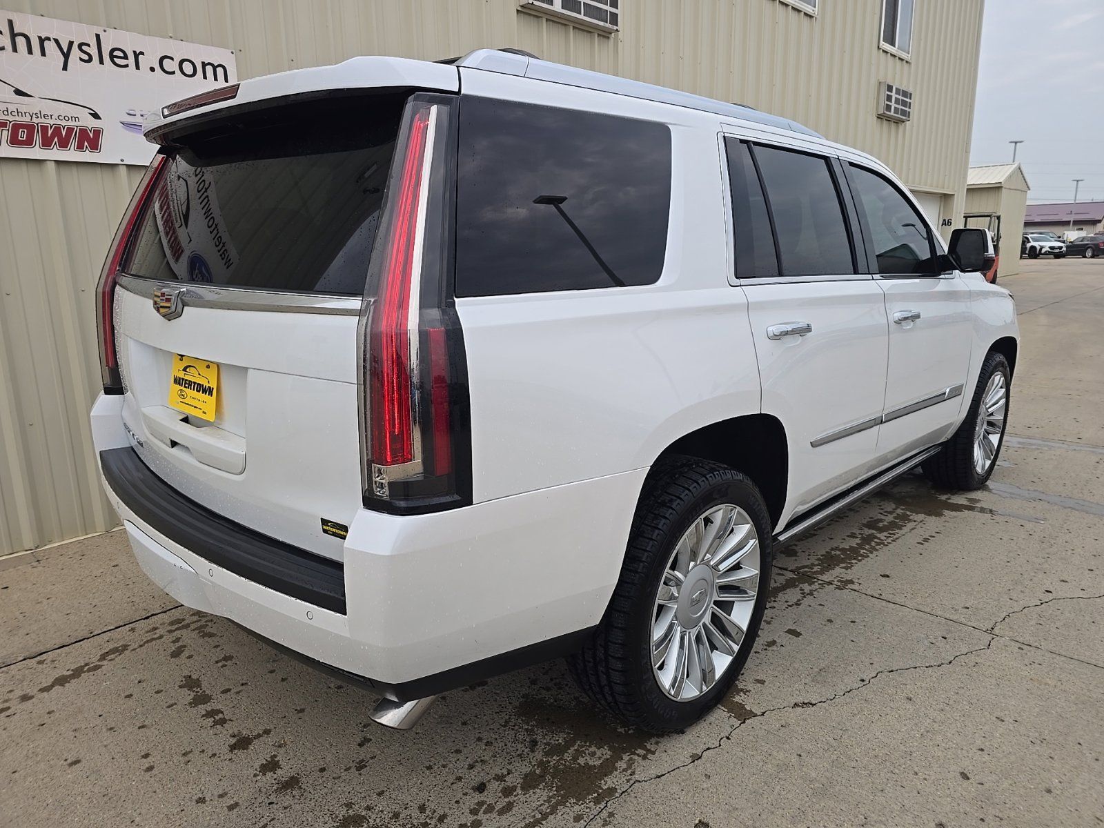 Used 2016 Cadillac Escalade Platinum AWD/4WD image 5