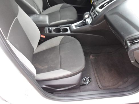 Used 2013 Ford Focus SE image 6