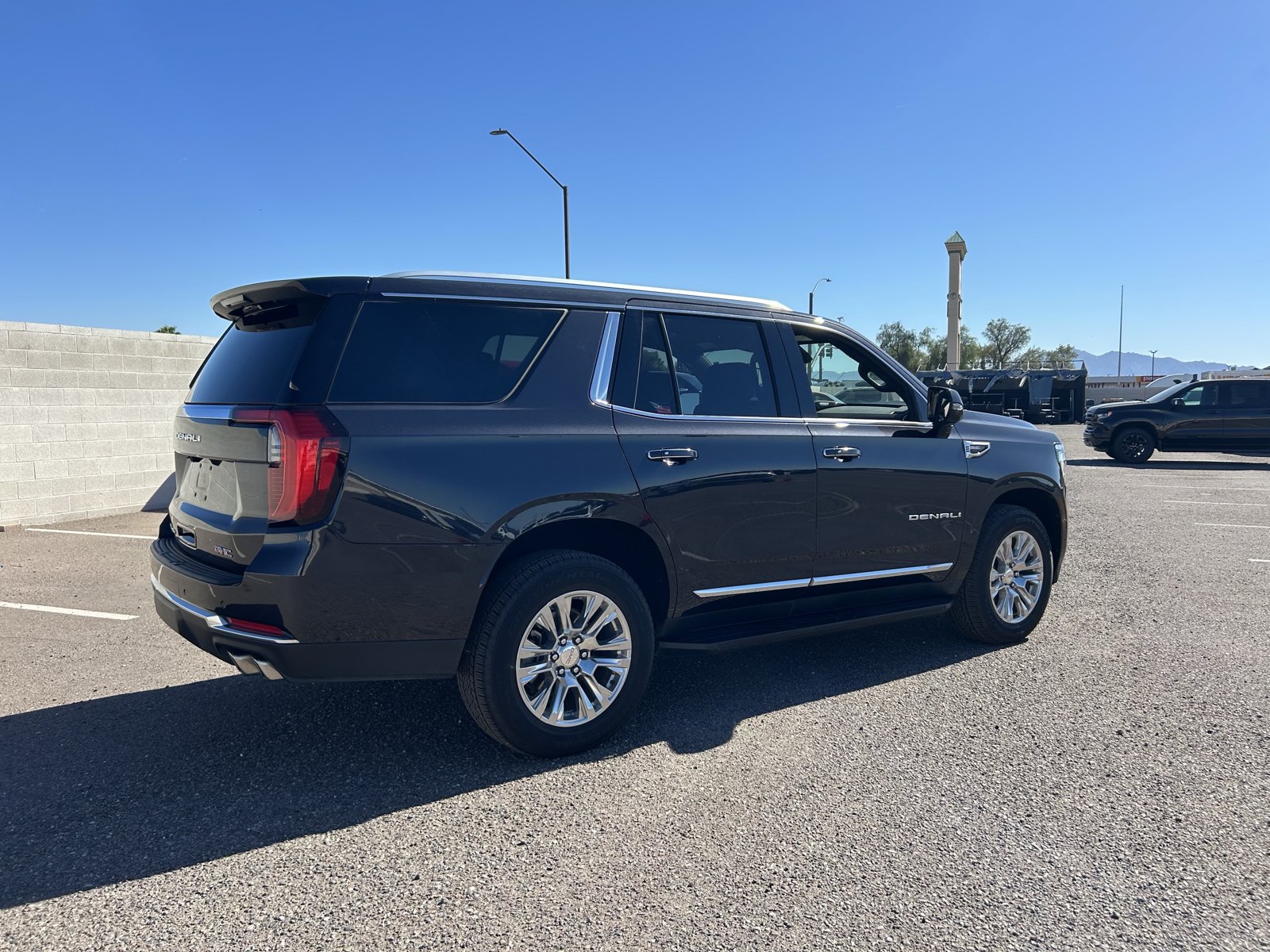Certified 2025 GMC Yukon Denali AWD/4WD image 5