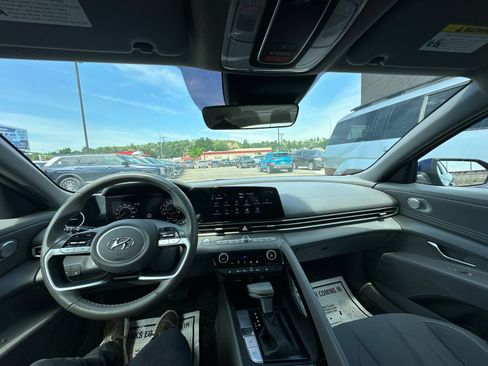 Used 2023 Hyundai Elantra SEL w/ Convenience Package FWD image 36
