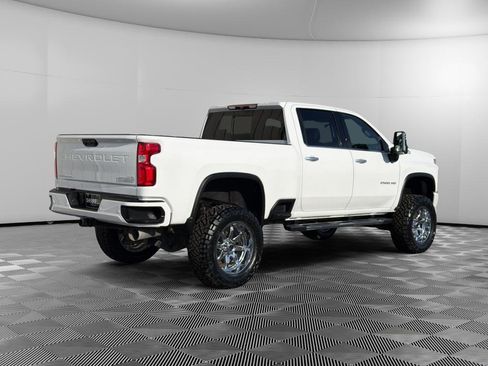 Used 2021 Chevrolet Silverado 2500 High Country w/ Z71 Off-Road Package image 4