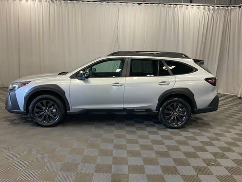 Used 2025 Subaru Outback Onyx Edition AWD/4WD image 5