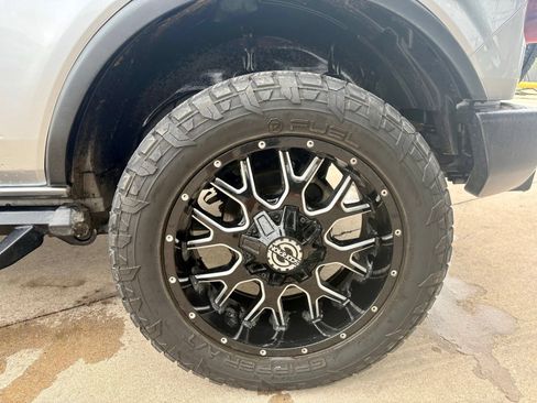 Used 2023 Ford Bronco 4-Door AWD/4WD image 9