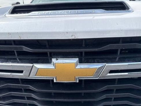 Used 2024 Chevrolet Silverado 2500 LT AWD/4WD image 9