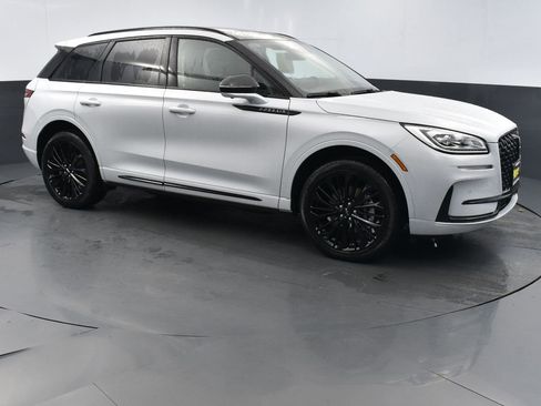 New 2026 Lincoln Corsair Grand Touring image 3