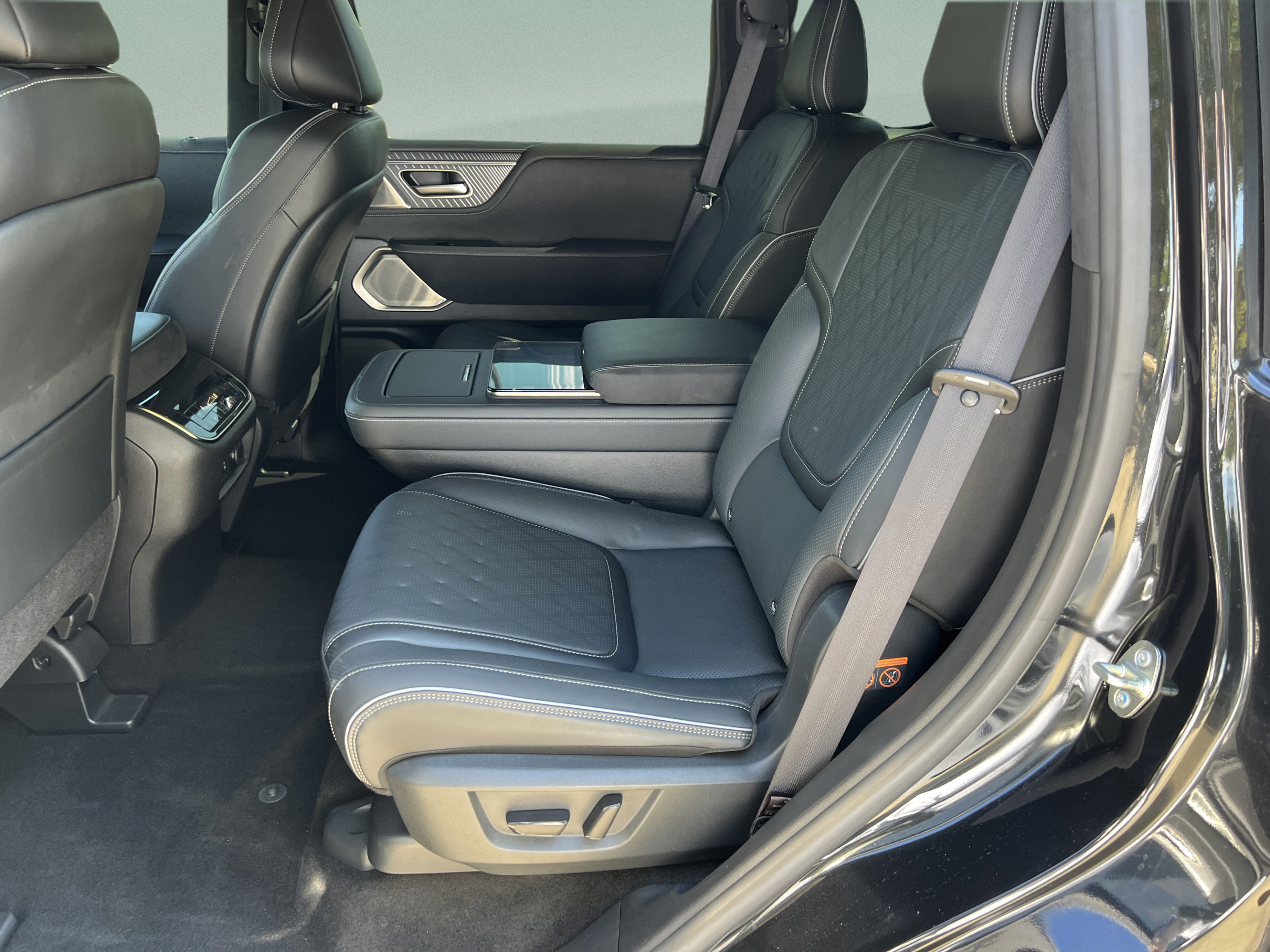 Used 2025 INFINITI QX80 Autograph AWD/4WD image 24