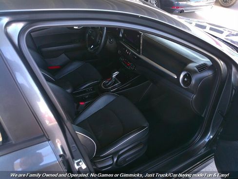 Used 2022 Kia Forte GT-Line w/ GT-Line Premium Package image 27