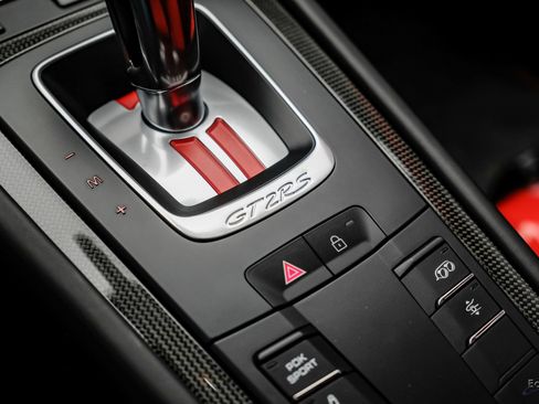 Used 2019 Porsche 911 GT2 RS RWD image 77