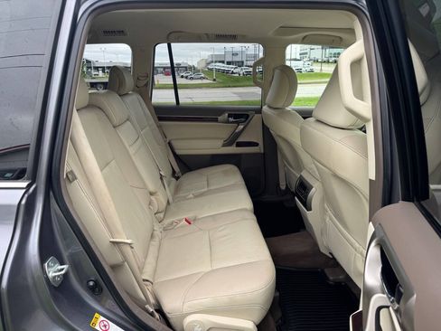 Used 2016 Lexus GX 460 w/ Premium Package AWD/4WD image 14