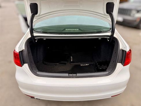 Used 2014 Volkswagen Jetta SEL FWD image 8