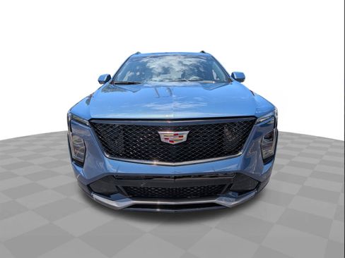 Certified 2024 Cadillac XT4 Sport FWD image 9