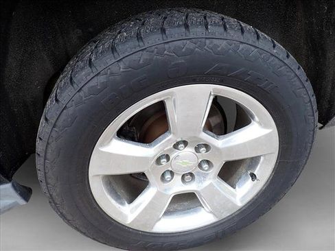 Used 2015 Chevrolet Suburban LT AWD/4WD image 7