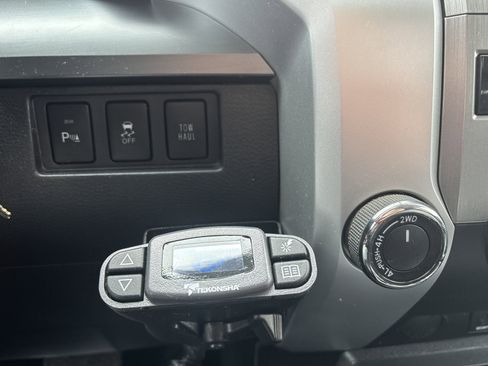 Used 2014 Toyota Tundra Platinum image 21