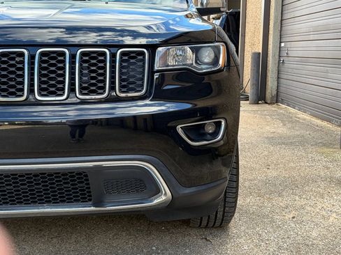 Used 2017 Jeep Grand Cherokee Limited image 14