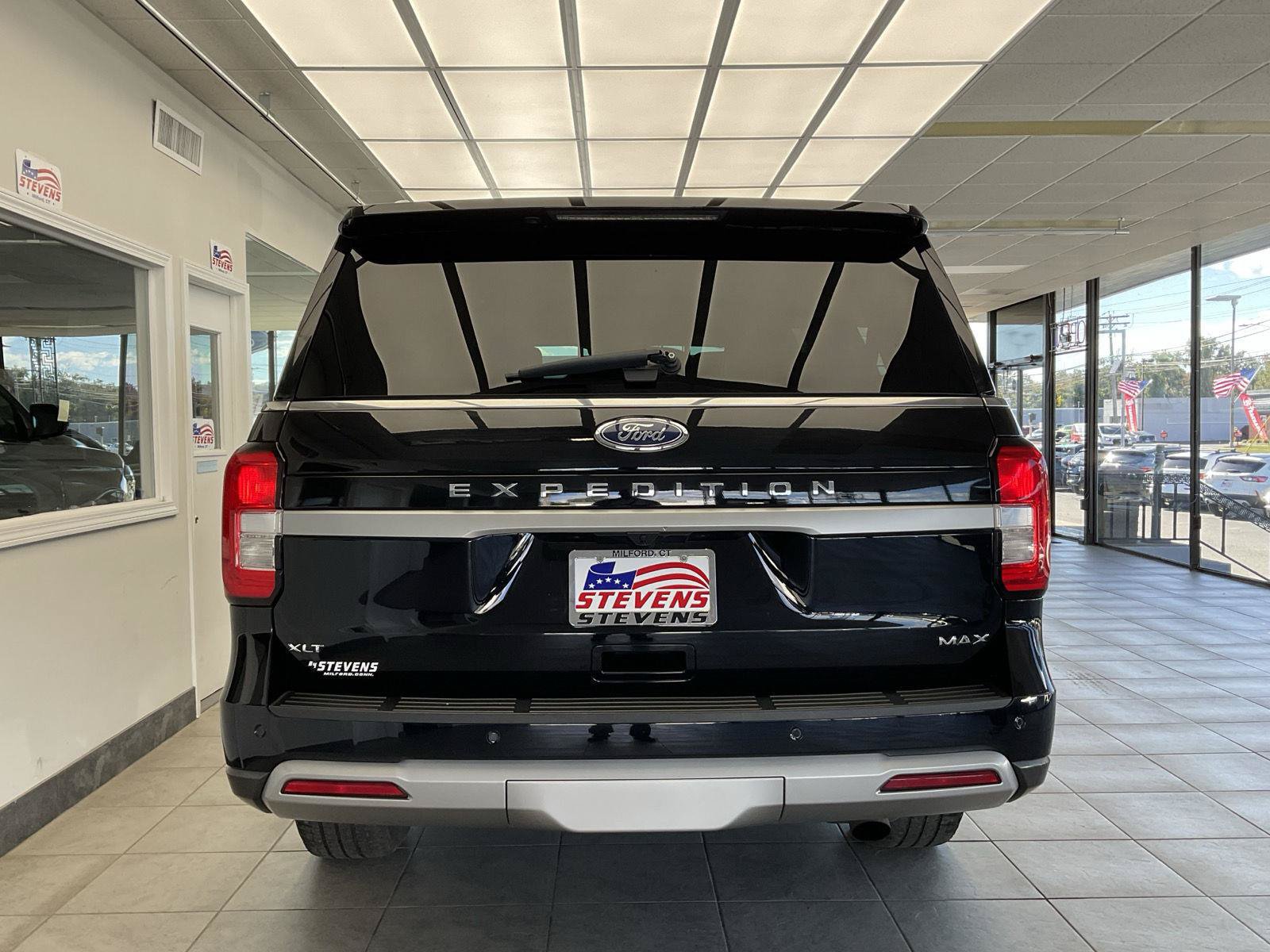 Used 2023 Ford Expedition Max XLT AWD/4WD image 6