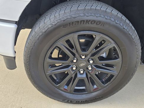 Used 2024 Ford F150 Platinum w/ FX4 Off-Road Package image 9