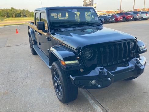 Used 2022 Jeep Gladiator Overland AWD/4WD image 9