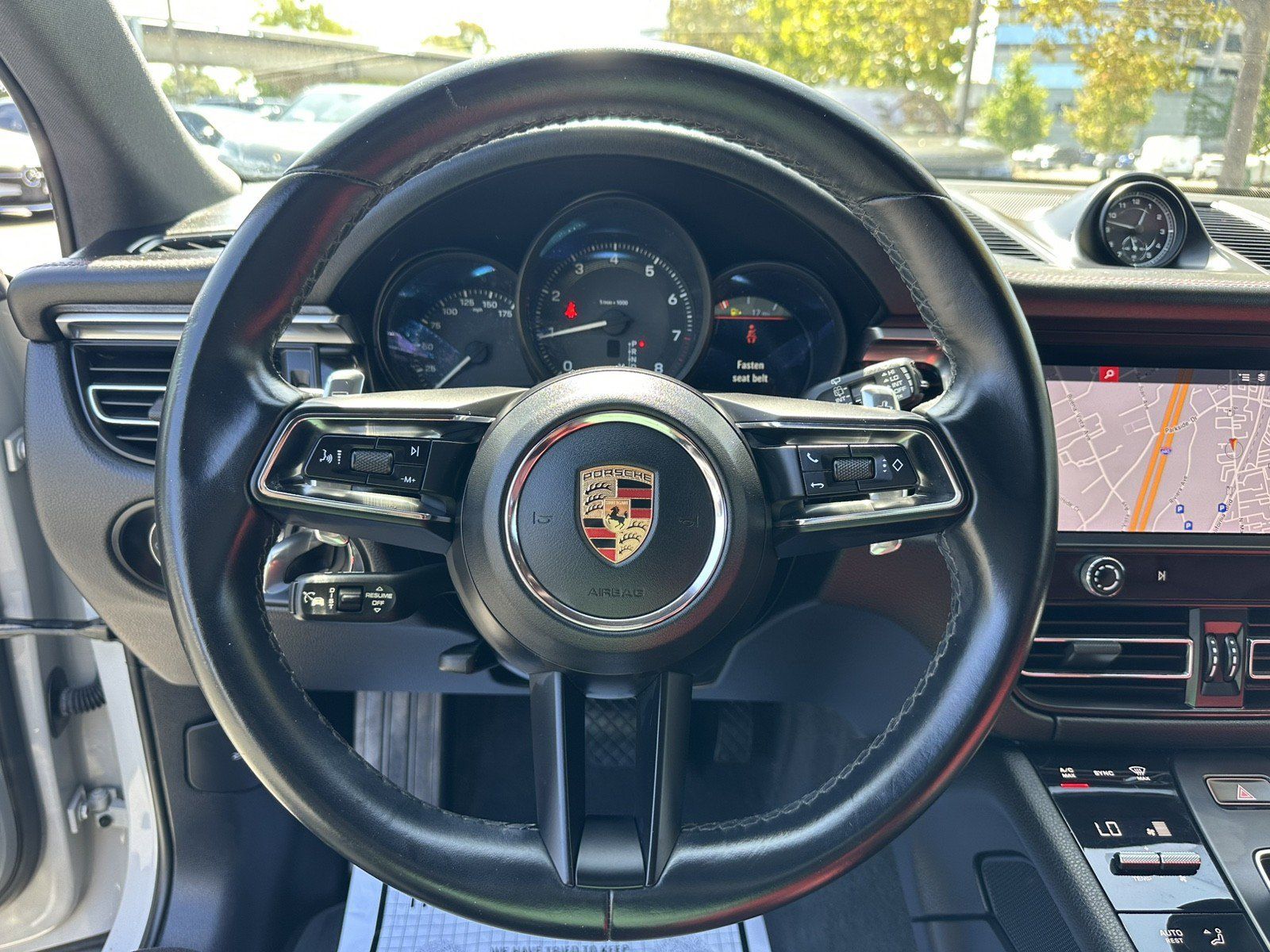 Used 2023 Porsche Macan AWD/4WD image 13
