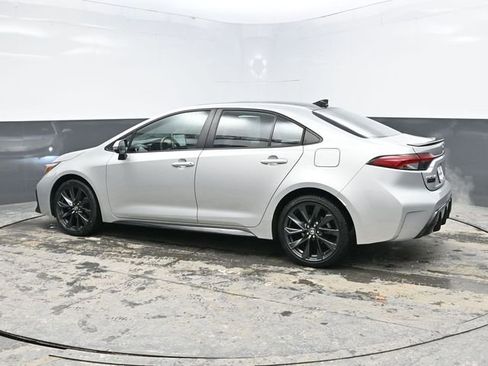 Used 2025 Toyota Corolla XSE image 4