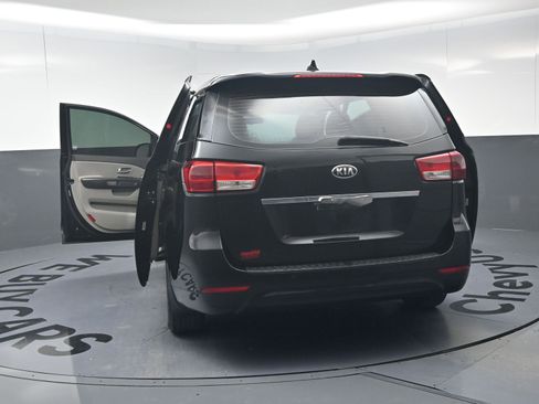 Used 2015 Kia Sedona L image 26