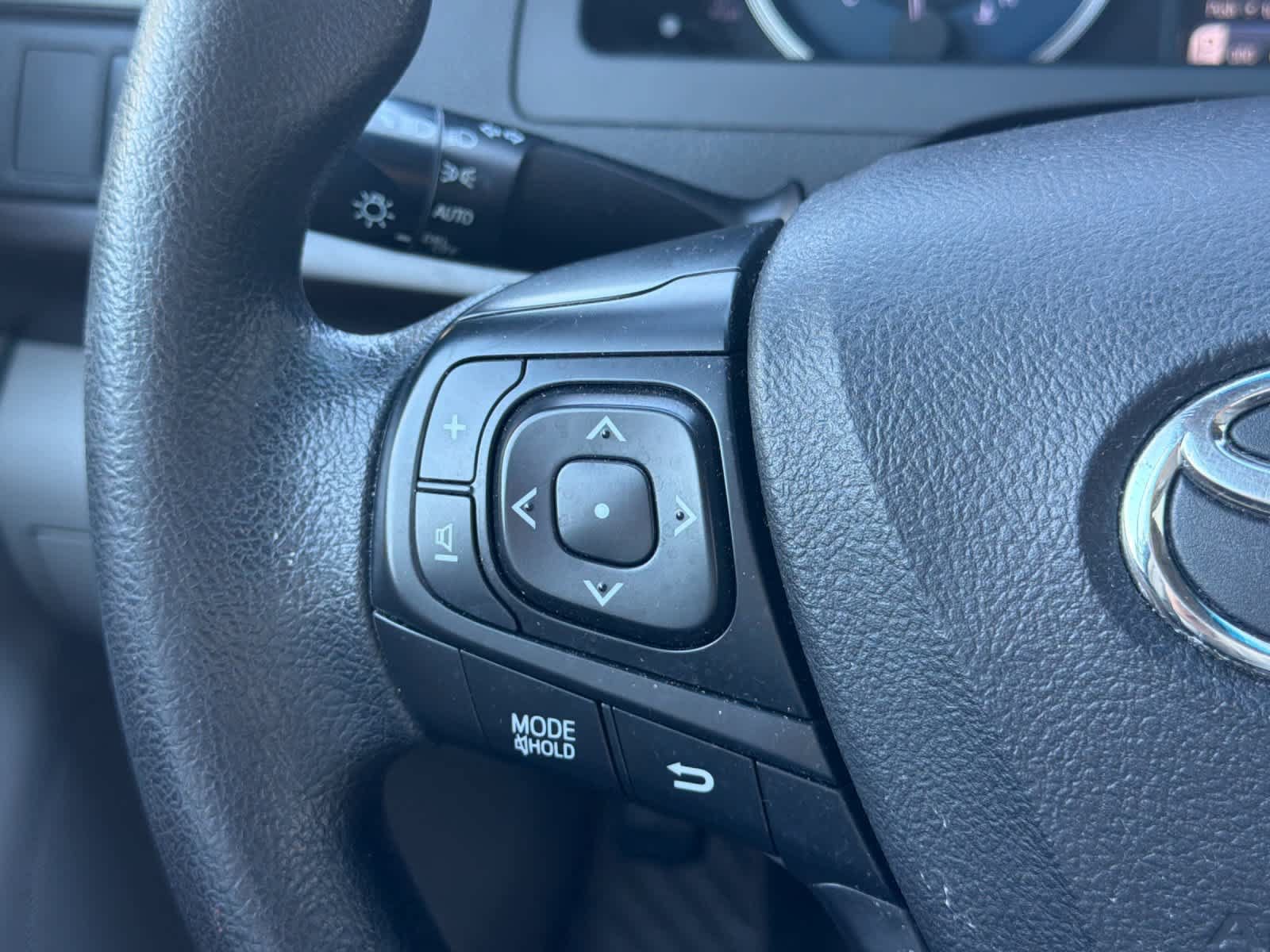 Used 2017 Toyota Camry LE FWD image 23