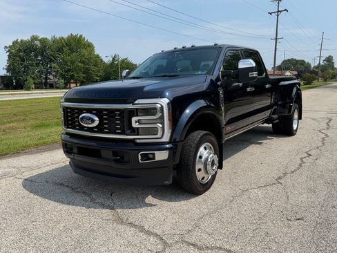 Used 2025 Ford F450 Platinum w/ Platinum Plus Package AWD/4WD image 9