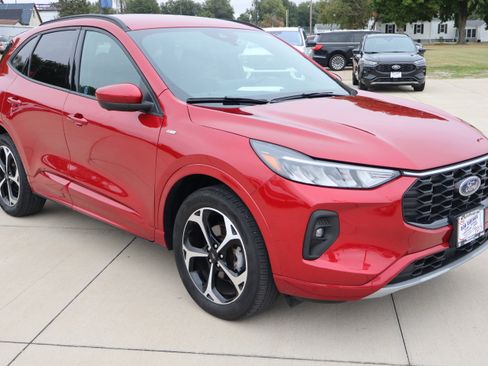 Used 2023 Ford Escape ST-Line Select w/ Tech Pack #2 image 4