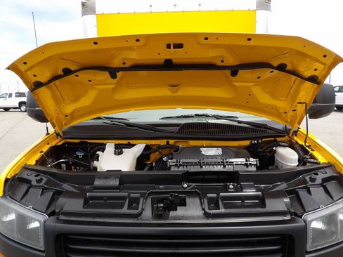 Used 2022 GMC Savana 3500 Extended w/ Power Convenience Package RWD image 31