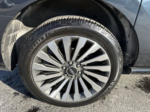 Used 2021 Lincoln Navigator L Reserve w/ Luxury Package image 12