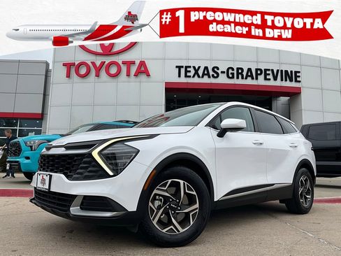 Used 2025 Kia Sportage LX image 1