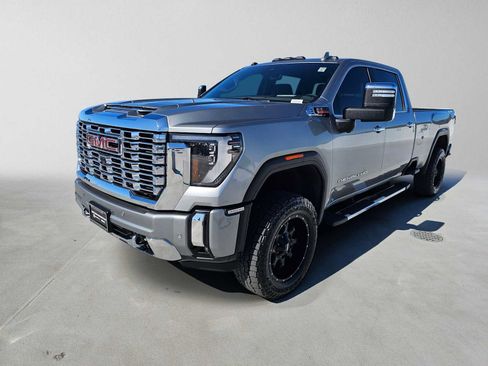 Used 2024 GMC Sierra 3500 Denali w/ Denali Reserve Package AWD/4WD image 7