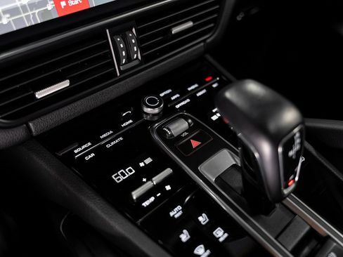 Used 2021 Porsche Cayenne Coupe image 48