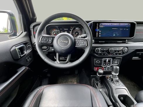 Used 2025 Jeep Wrangler Rubicon AWD/4WD image 6