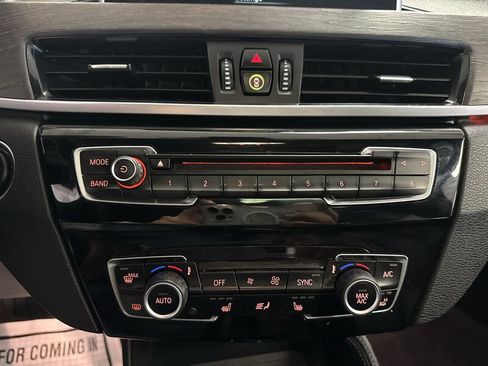 Used 2017 BMW X1 xDrive28i AWD/4WD image 33