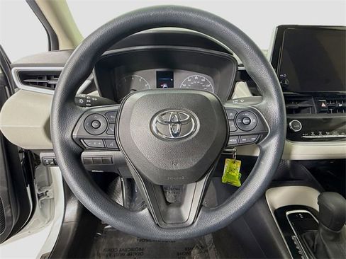 Used 2023 Toyota Corolla LE image 11