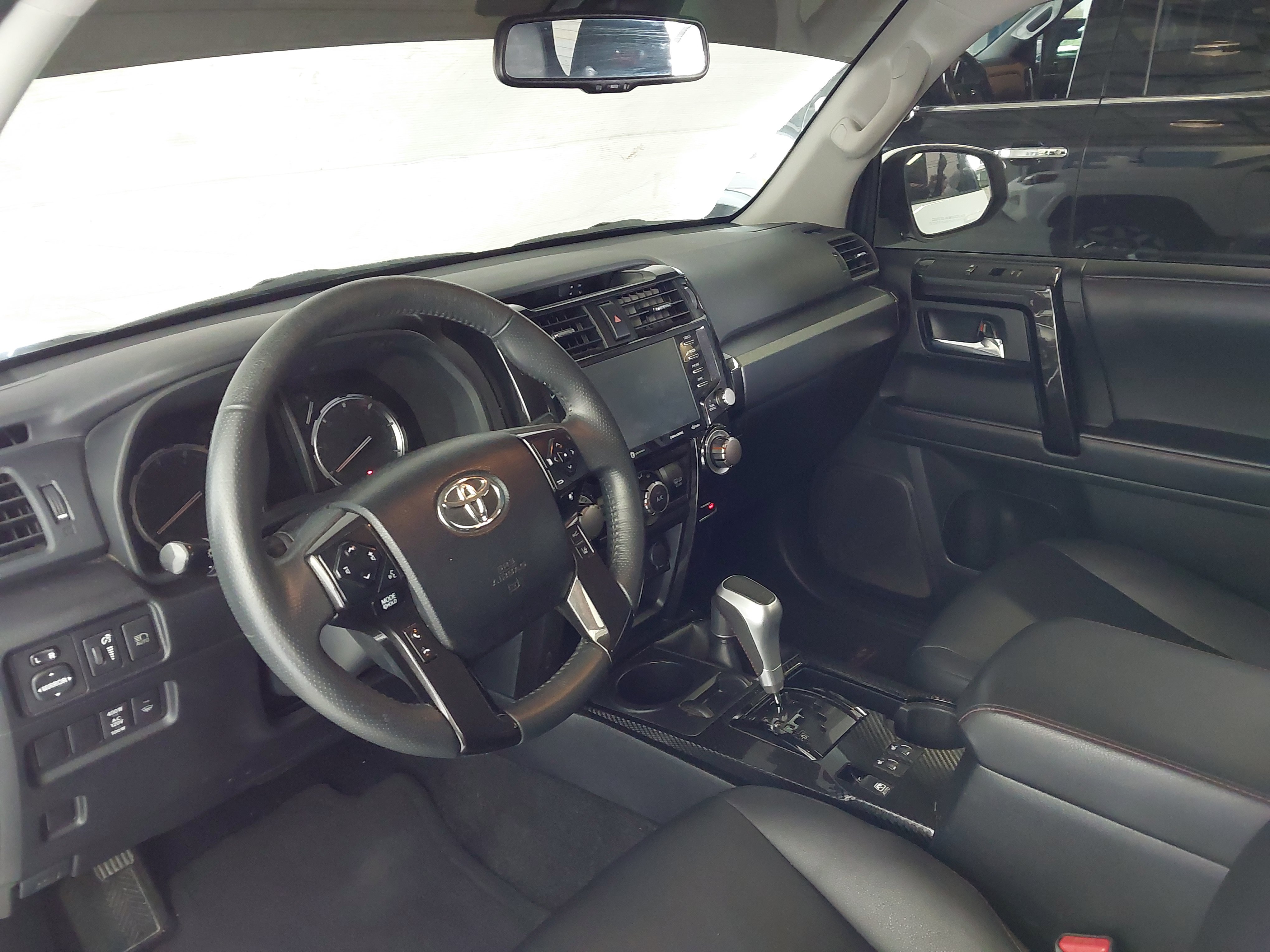 Used 2022 Toyota 4Runner TRD Off-Road Premium AWD/4WD image 17