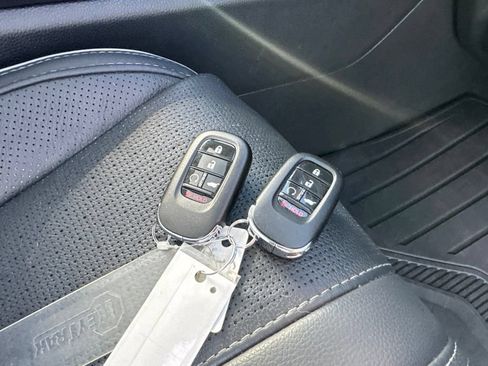 Certified 2025 Honda Pilot Elite image 43