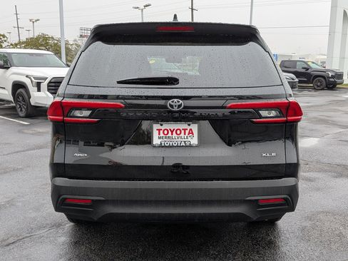 Certified 2024 Toyota Grand Highlander XLE image 7
