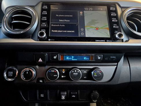 Used 2020 Toyota Tacoma TRD Sport AWD/4WD image 29