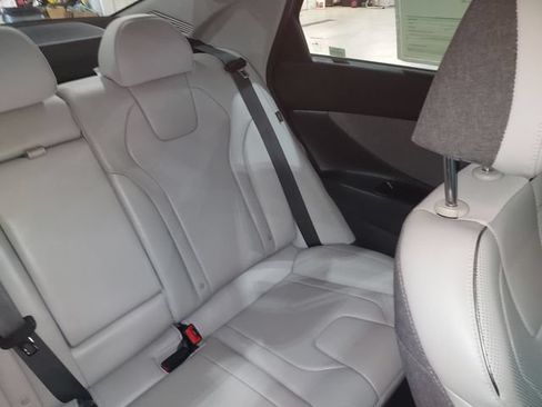 Used 2024 Hyundai Elantra Limited FWD image 14