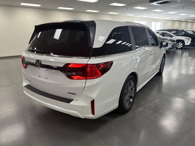 Used 2025 Honda Odyssey Touring image 7