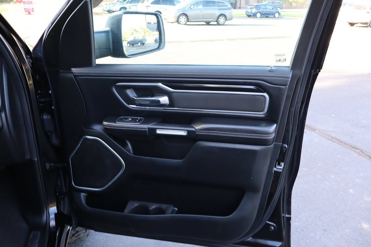 Used 2019 RAM 1500 Laramie w/ Sport Appearance Package AWD/4WD image 26